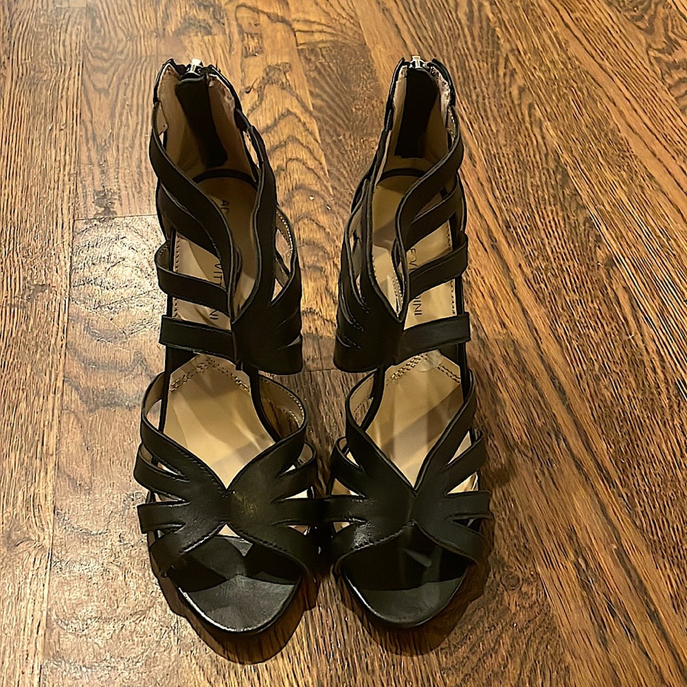 Never worn, black Adrienne Vittadini heels.